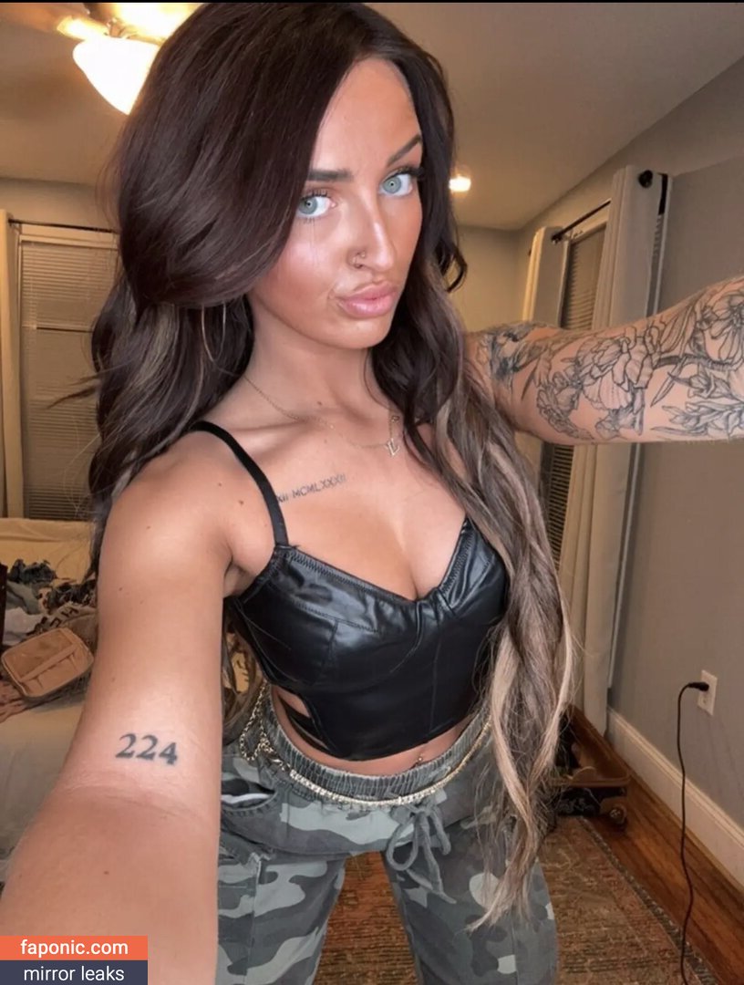 Petitetattedplati, Ronika Eskins, ronika_eskins Nøgen Læk OnlyFans Foto #1