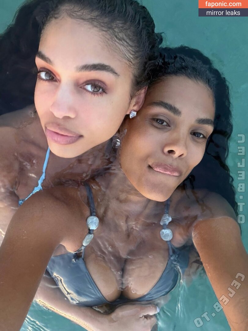 Tina Kunakey, tinakworld, tinariccia Nøgen Læk  Foto #7