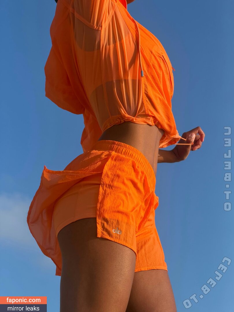 Tina Kunakey, tinakworld, tinariccia Nøgen Læk  Foto #17