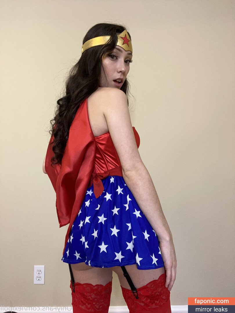 Lexi Poll Asmr, lexiasmr, lexipoll Nøgen Læk OnlyFans Foto #2