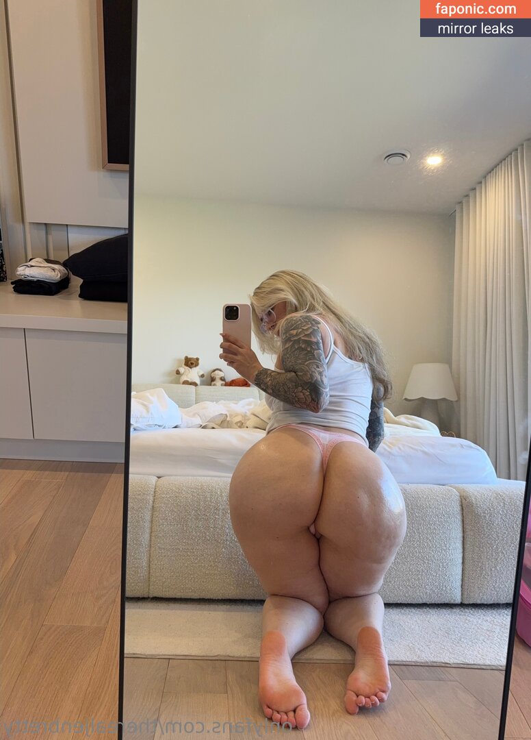 Jen Brett, JenBretty, https:, therealjenbretty Nøgen Læk OnlyFans Foto #675