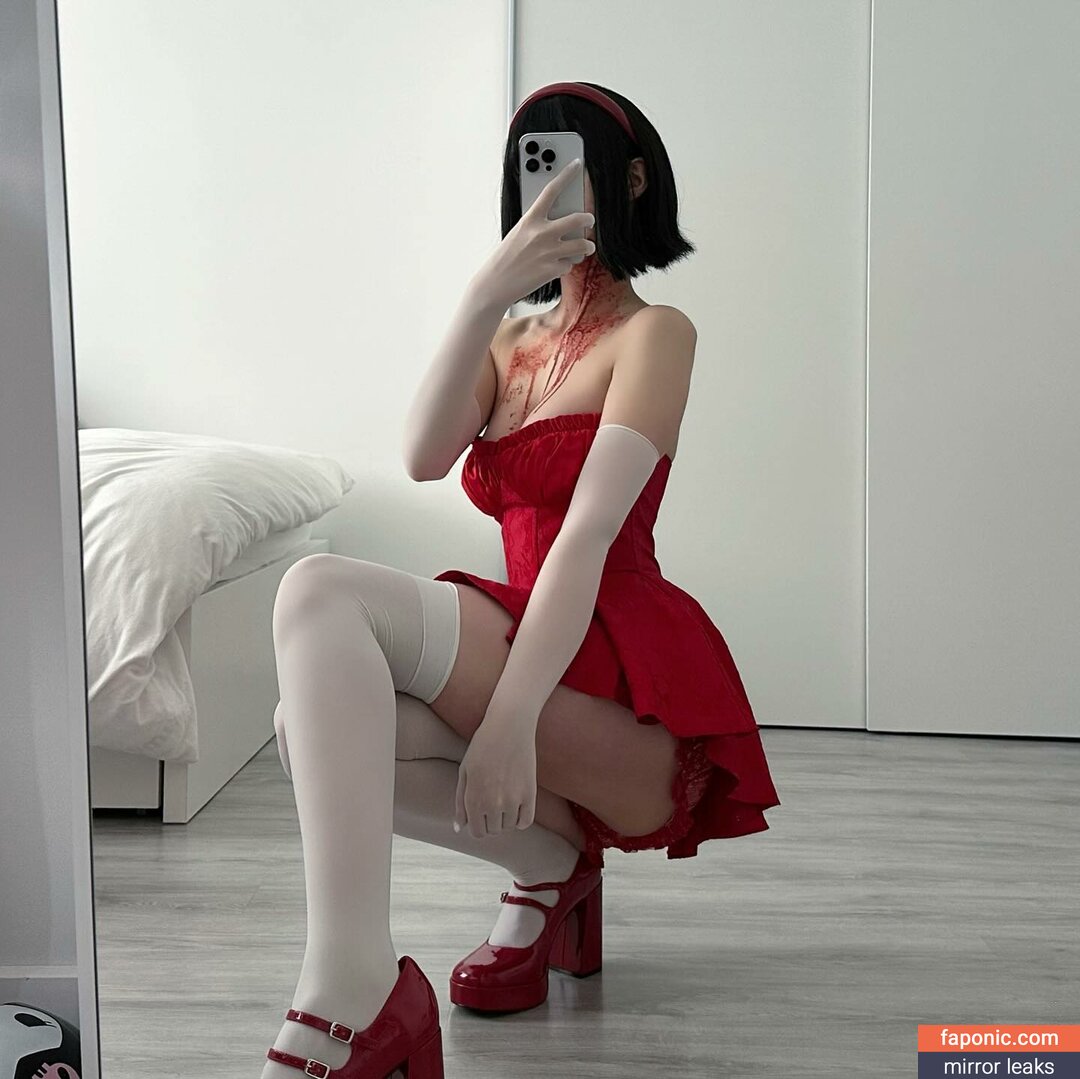 Julia Majch, moonunyo Nøgen Læk  Foto #3