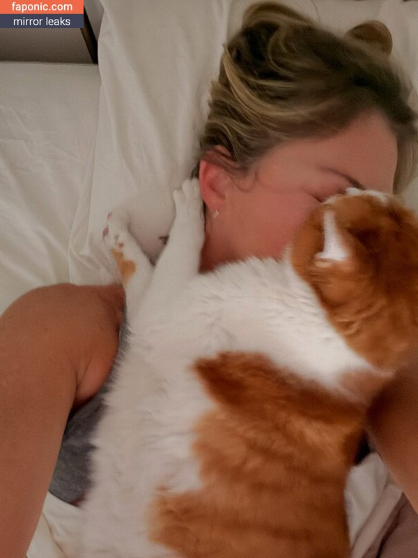 Tricia Helfer, officialtriciahelfer Nøgen Læk  Foto #2