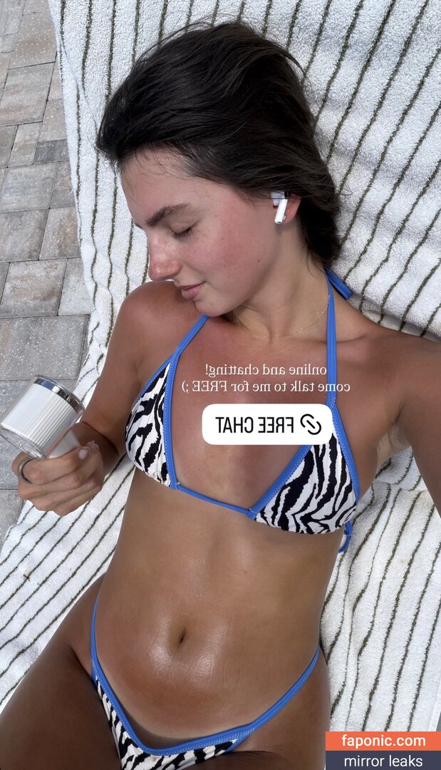 savannah_demers Nøgen Læk  Foto #1