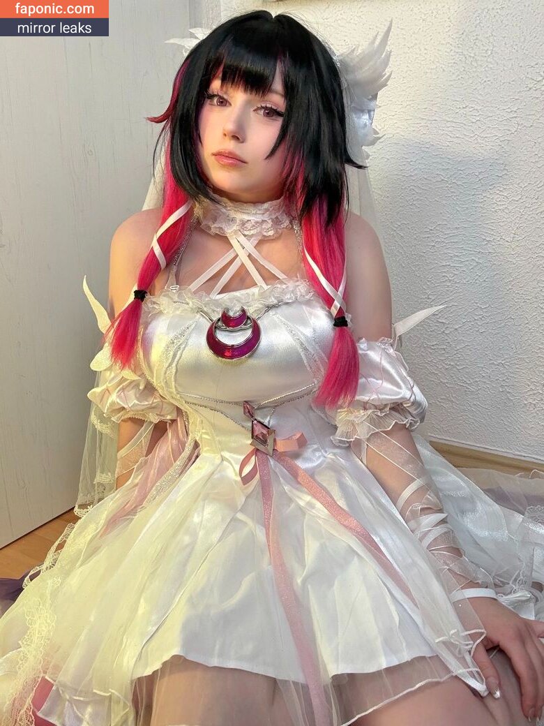 Upminaa, https: Nøgen Læk  Foto #229