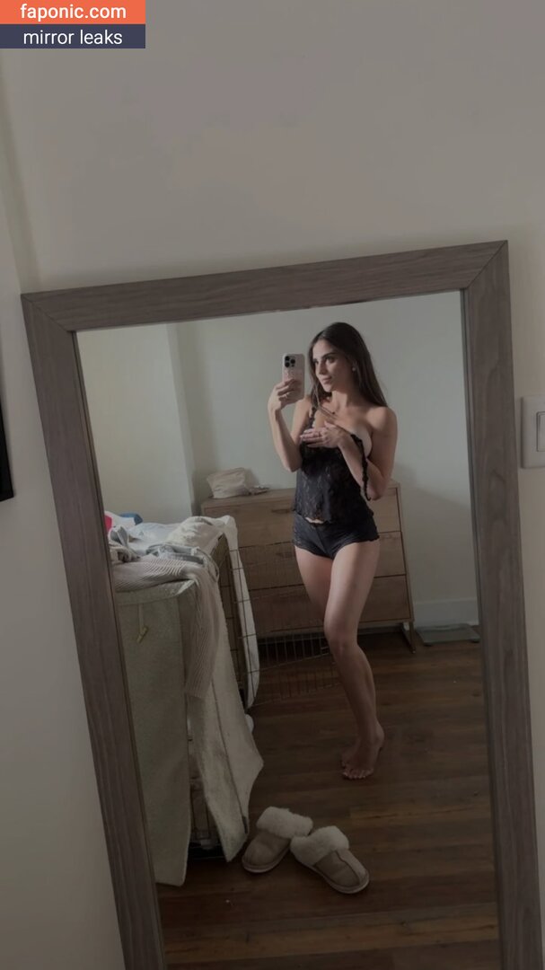 Sofia Crnilovic, https: Nøgen Læk  Foto #3