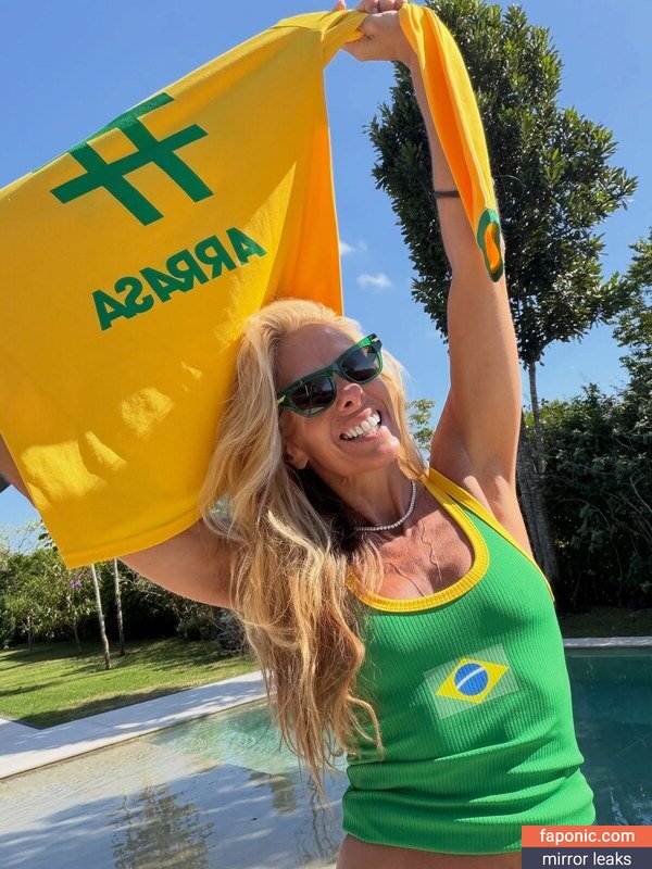 Adriane Galisteu, galisteuoficial Nøgen Læk  Foto #335