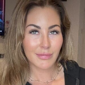 Anna Stone