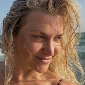 Anna Williamson