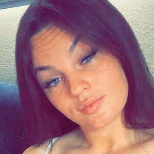 Busty Victoria