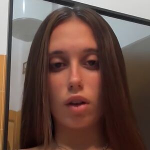 chloecarnevaletti