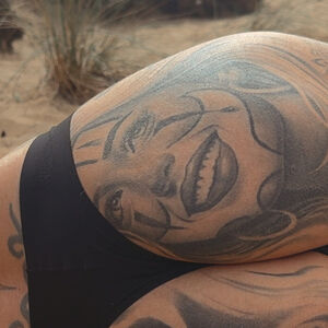 Maia Twerks