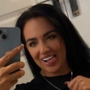 Mollie Lee 